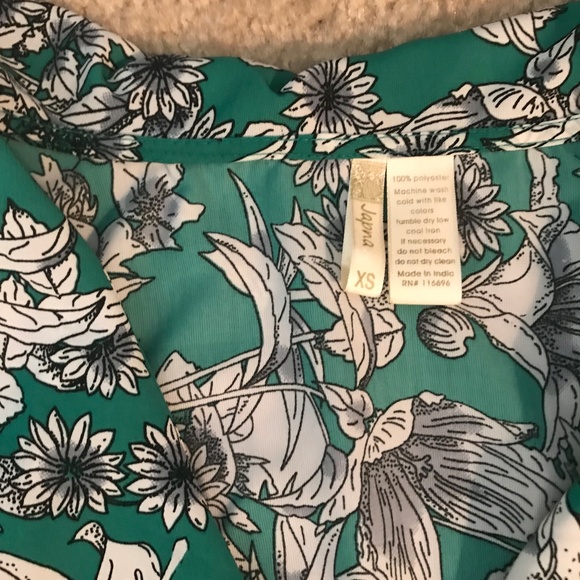Green Floral Wrap Blouse - Picture 2 of 2